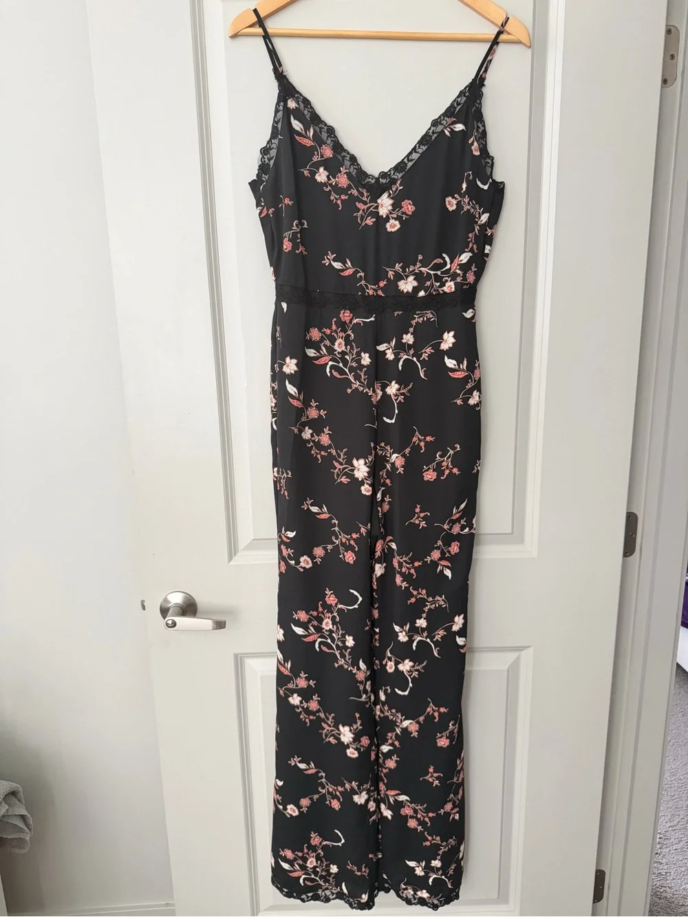cupcakes & cashmere sleeveless wide